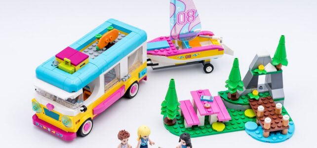 Review LEGO Friends 41681 Forest Camper Van and Sailboat