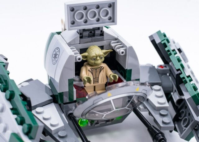 Review LEGO Star Wars 75360 Yoda's Jedi Starfighter