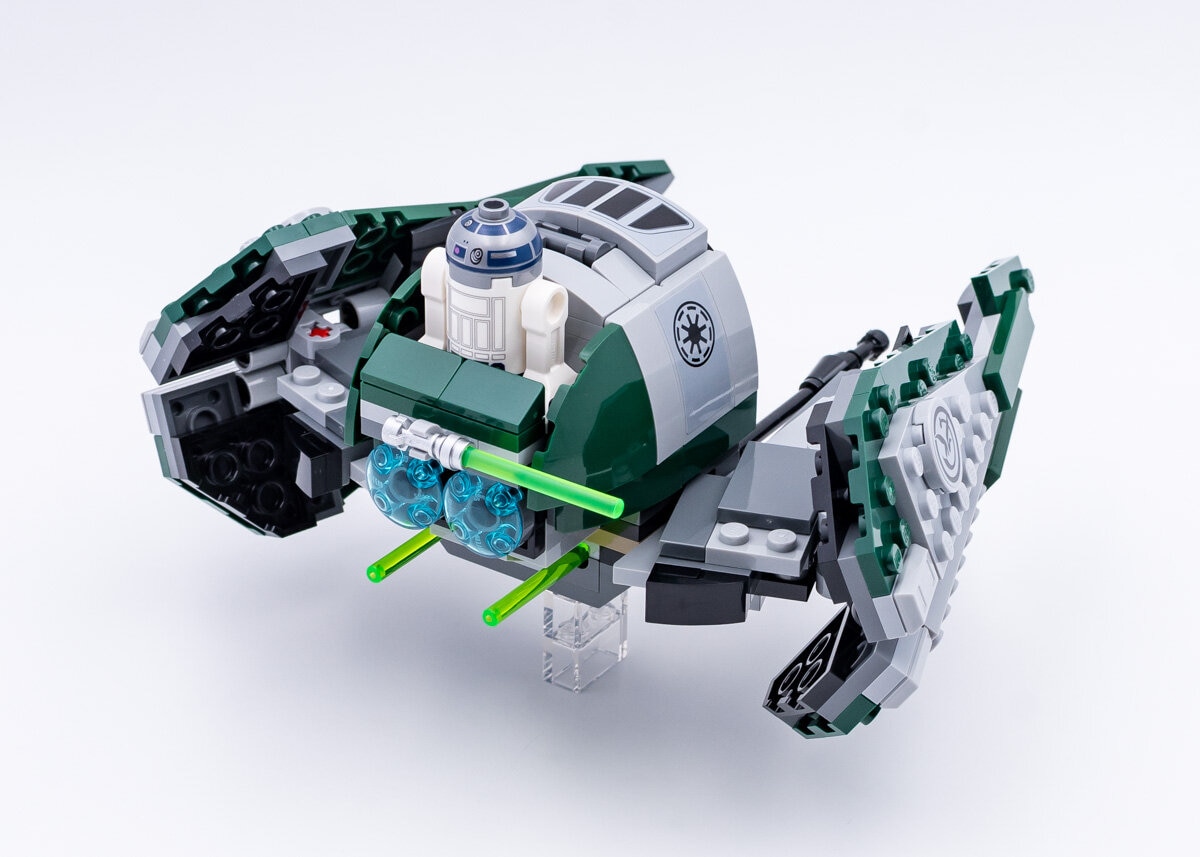 Review LEGO Star Wars 75360 Yoda's Jedi Starfighter - HelloBricks