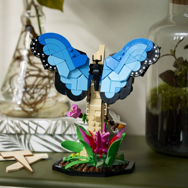 LEGO Ideas 21342 The Insect Collection