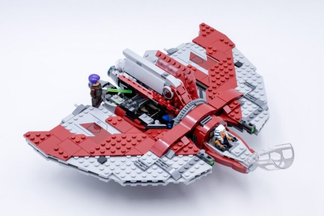 Review LEGO Star Wars 75362 Ahsoka Tano's T-6 Jedi Shuttle