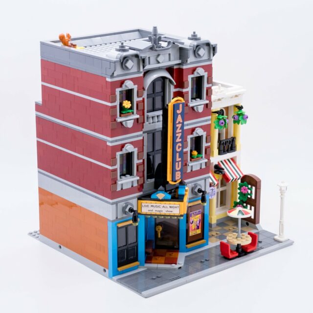 Review LEGO Icons 10312 Jazz Club (Modular 2023)