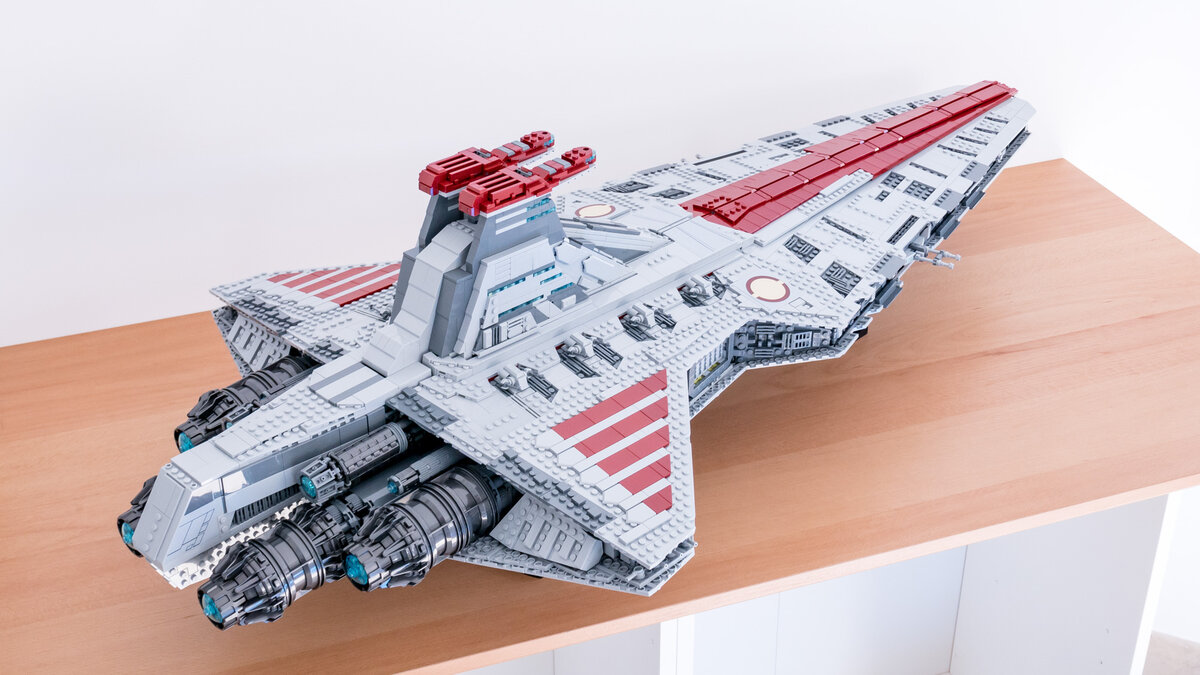 Star Wars Clone Wars Venator class Destroyer - HelloBricks