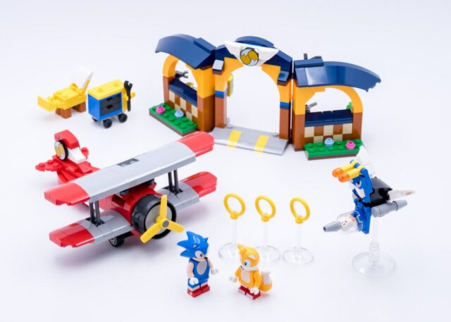 Review LEGO Sonic 76991 Tails' Workshop and Tornado Plane