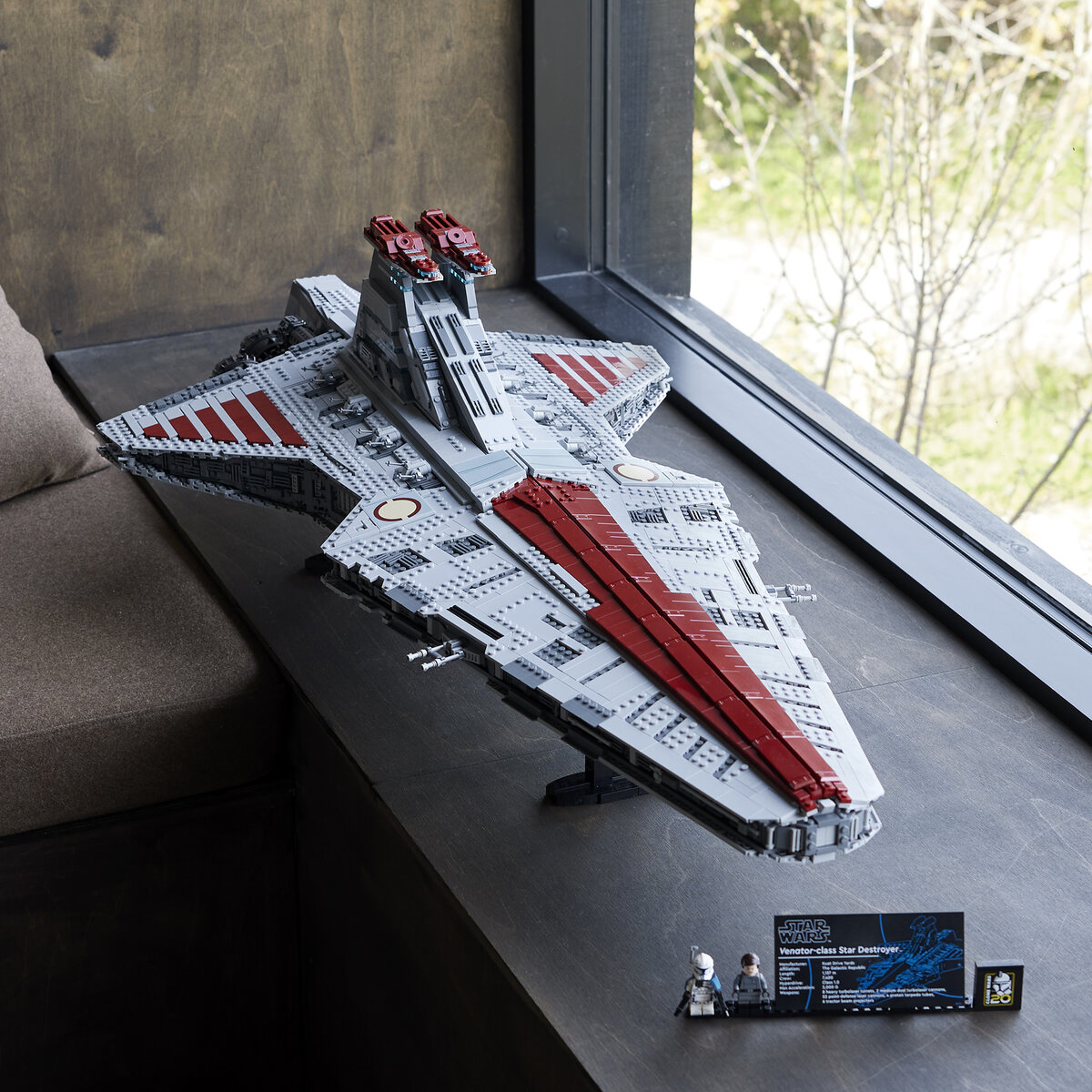 Chez LEGO : le set Star Wars 75367 Venator-Class Republic Attack ...