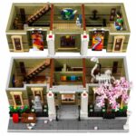 LEGO Icons 10326 Natural History Museum Modular