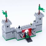 Review LEGO Insiders 5008074 Buildable Grey Castle