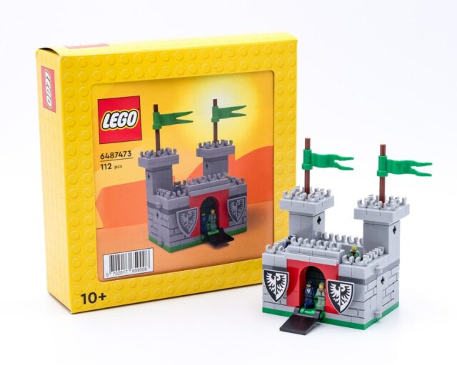 Review LEGO Insiders 5008074 Buildable Grey Castle