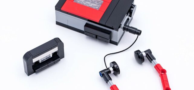 Review LEGO Insiders 6471611 Portable Cassette Player