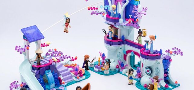 Review LEGO Disney 43215 Magical Treehouse