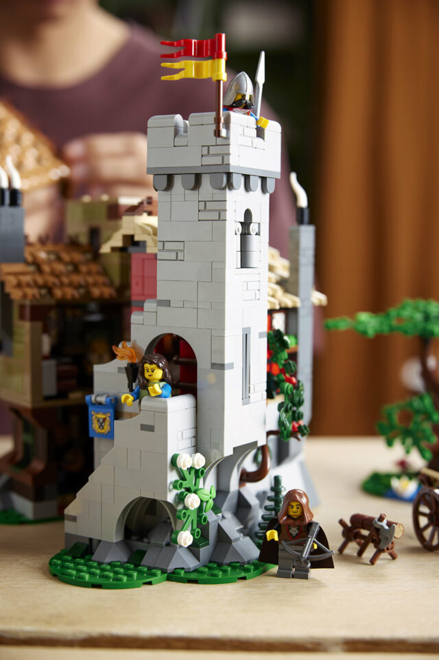 LEGO Icons 10332 Medieval Town Square