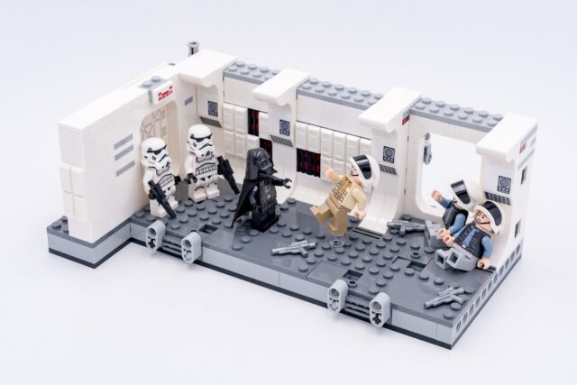 Review LEGO Star Wars 75387 Boarding the Tantive IV