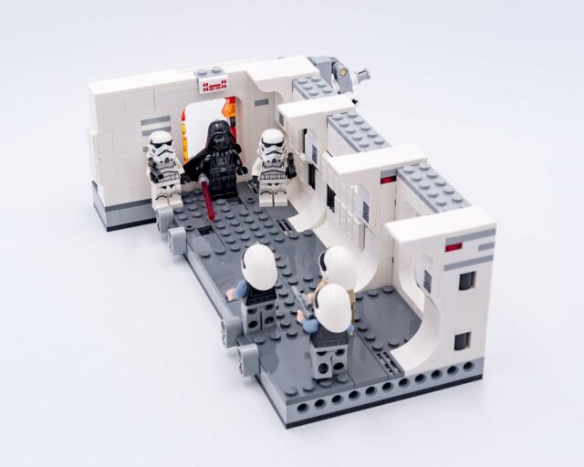 Review LEGO Star Wars 75387 Boarding the Tantive IV