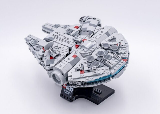 Review LEGO Star Wars 75375 Millennium Falcon