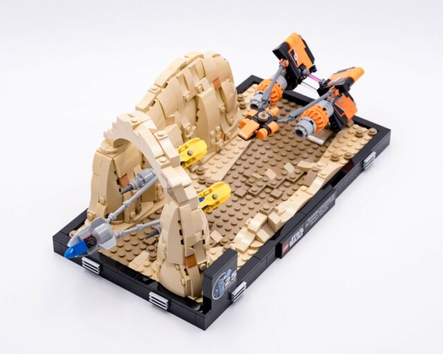 Review LEGO Star Wars 75380 Mos Espa Podrace Diorama