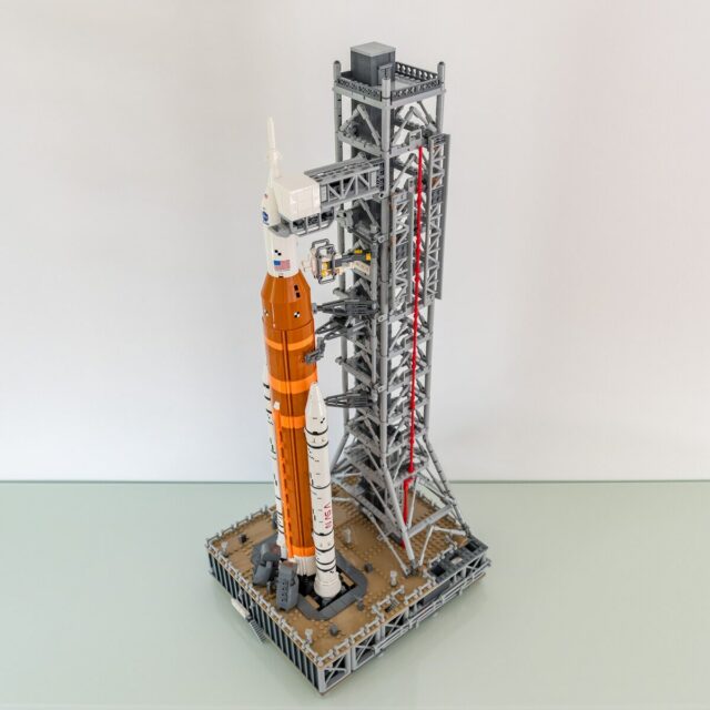 Review LEGO Icons 10341 NASA Artemis Space Launch System