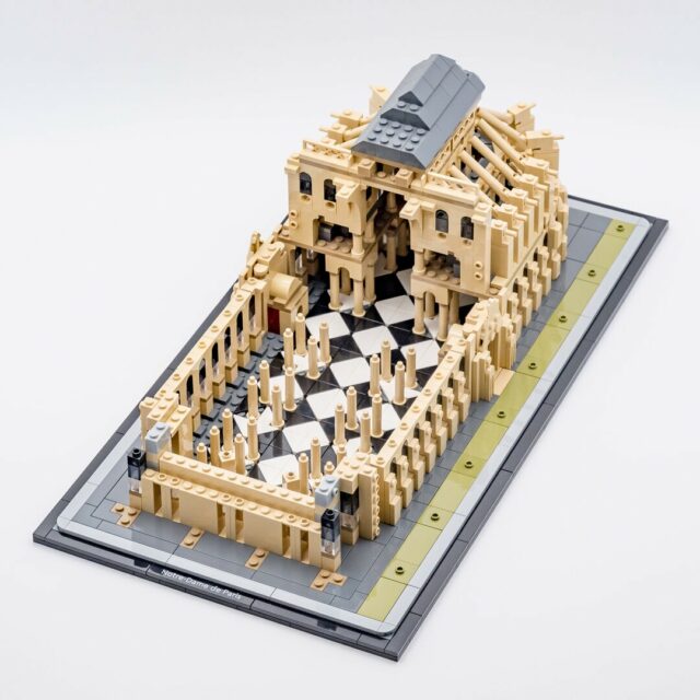 Review LEGO Architecture 21061 Notre-Dame de Paris