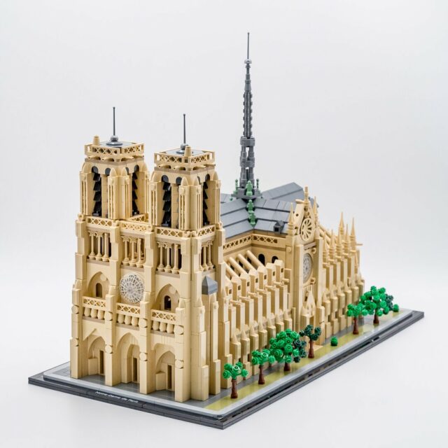Review LEGO Architecture 21061 Notre-Dame de Paris