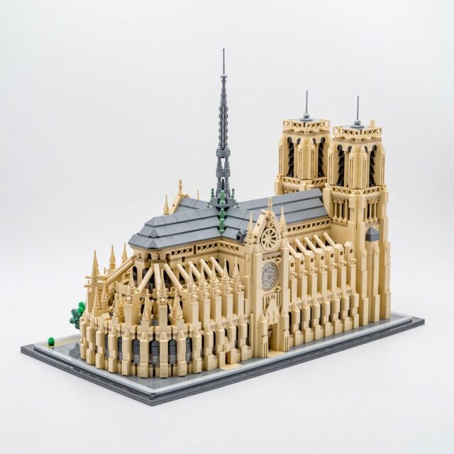 Review LEGO Architecture 21061 Notre-Dame de Paris