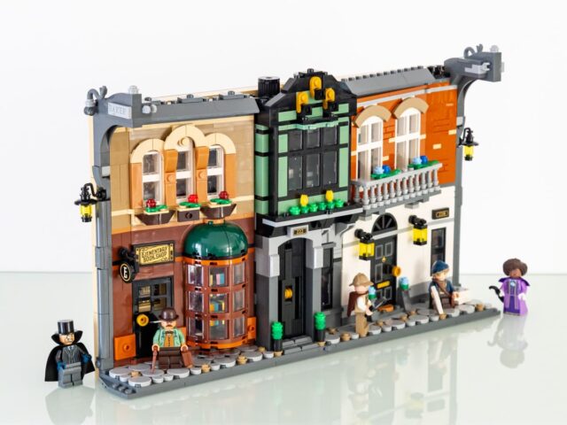 Review LEGO Icons 10351 Sherlock Holmes Book Nook