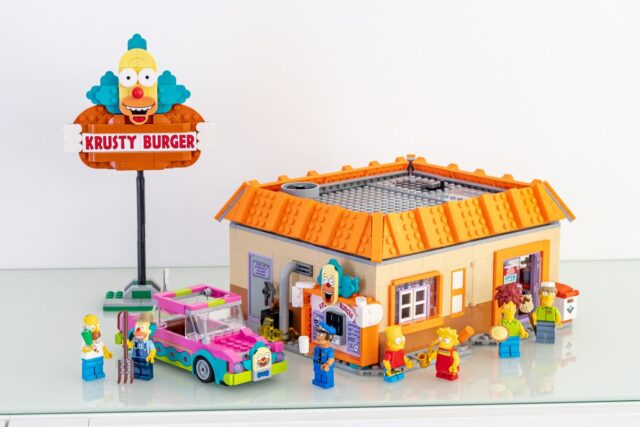 Review LEGO Icons 10352 The Simpsons: Krusty Burger