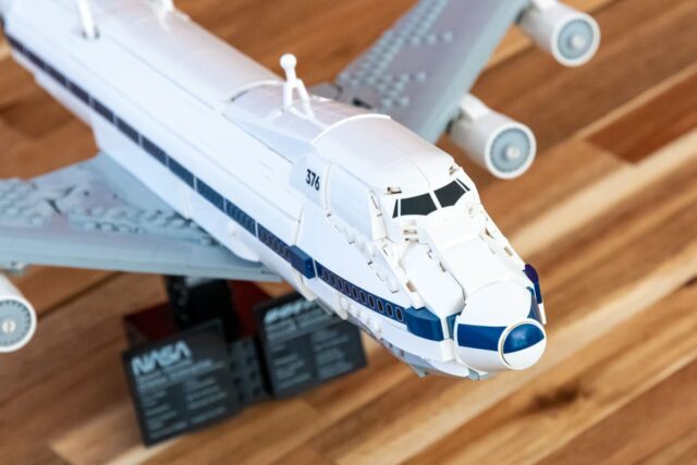 Review LEGO Icons 10360 Shuttle Carrier Aircraft