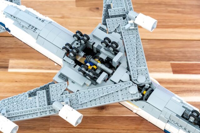 Review LEGO Icons 10360 Shuttle Carrier Aircraft