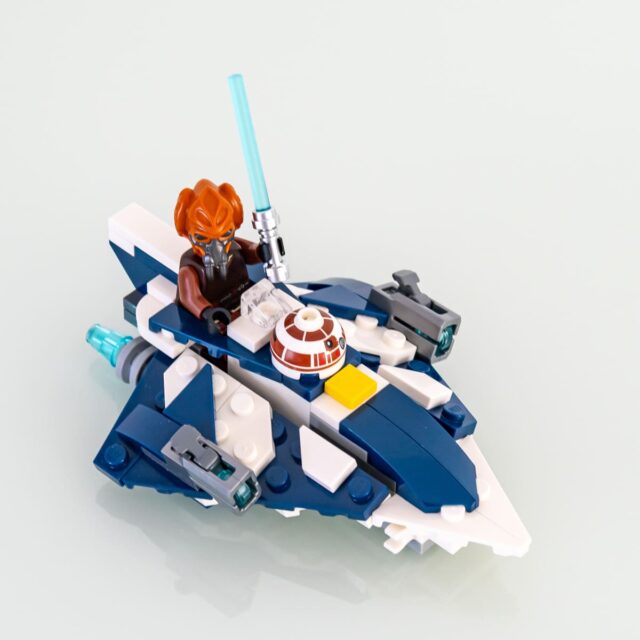 Review LEGO Star Wars 75400 Plo Koon's Jedi Starfighter Microfighter