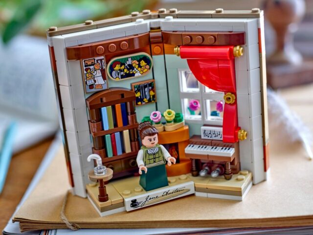 Chez LEGO : points Insiders doublés et cadeau 40766 Tribute to Jane Austen's Books offert