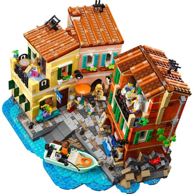 LEGO Ideas 21359 Italian Riviera