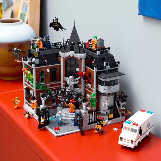 LEGO 76300 Batman: Arkham Asylum