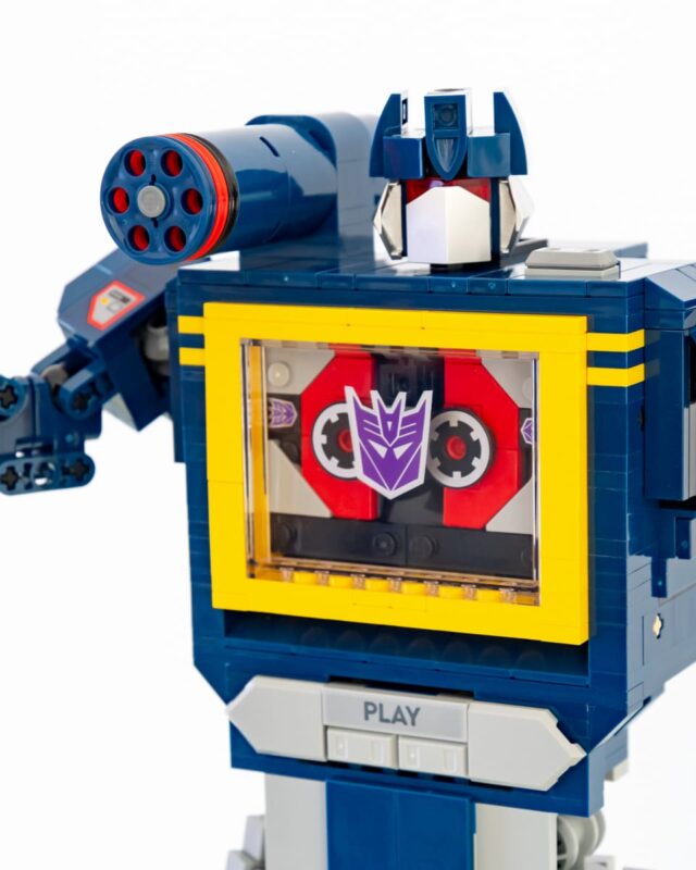 Review LEGO Icons 10358 Transformers Soundwave