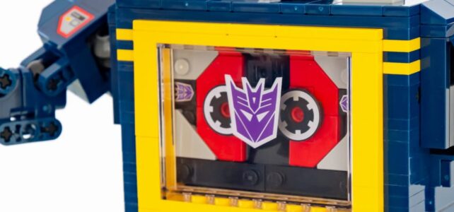 Review LEGO Icons 10358 Transformers Soundwave