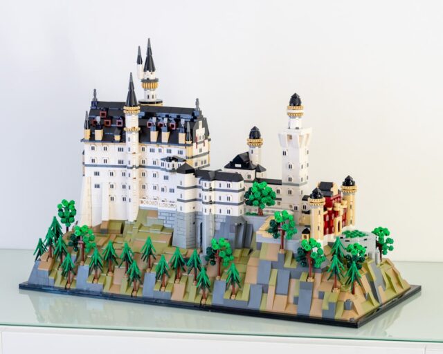 Review LEGO Architecture 21063 Neuschwanstein Castle