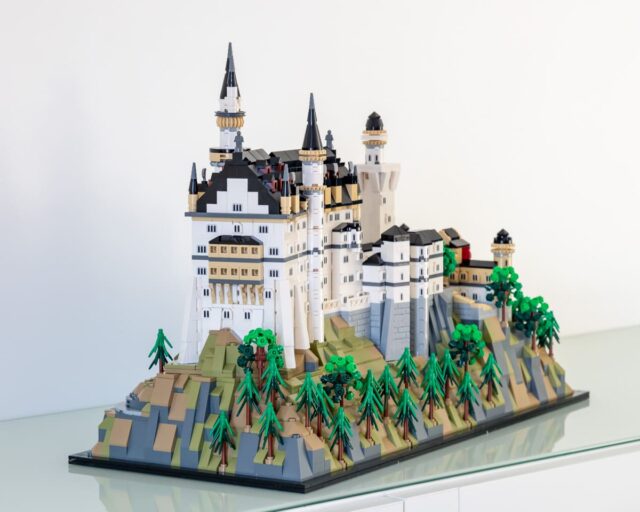 Review LEGO Architecture 21063 Neuschwanstein Castle