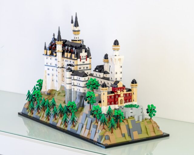 Review LEGO Architecture 21063 Neuschwanstein Castle