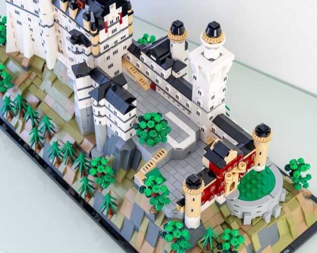 Review LEGO Architecture 21063 Neuschwanstein Castle