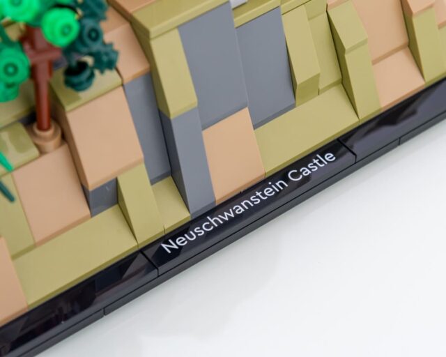 Review LEGO Architecture 21063 Neuschwanstein Castle
