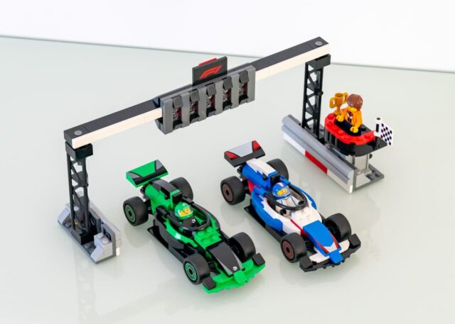 Review LEGO City 60474 F1 Grid with VCARB & Sauber Race Cars