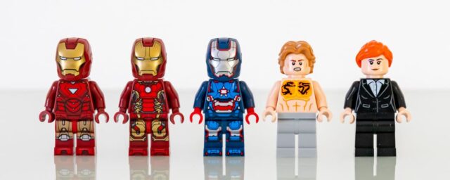 Review LEGO Marvel 76315 Iron Man's Laboratory: Hall of Armor
