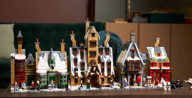 LEGO Harry Potter 76457 Hogsmeade Village - Collectors' Edition