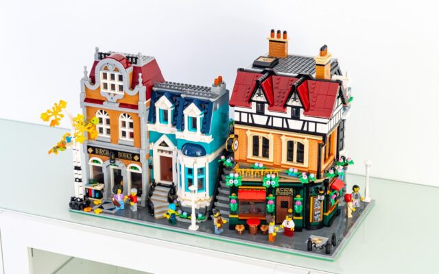Review LEGO Icons 10350 10270