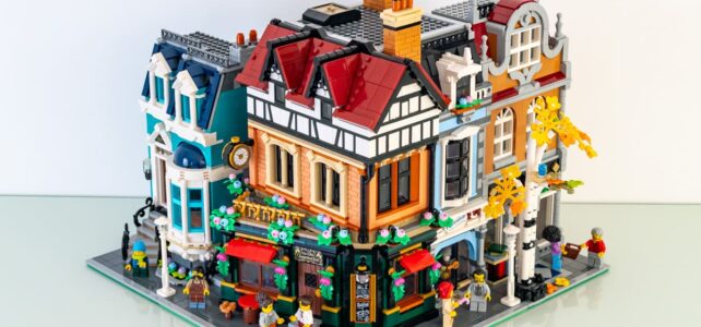 Review LEGO Icons 10350 Tudor Corner : test des combinaisons avec les autres Modulars Review LEGO Icons 10350 10270