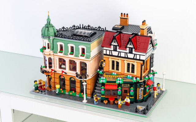 Review LEGO Icons 10350 10297
