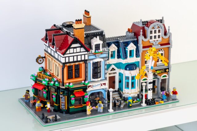 Review LEGO Icons 10350 10270