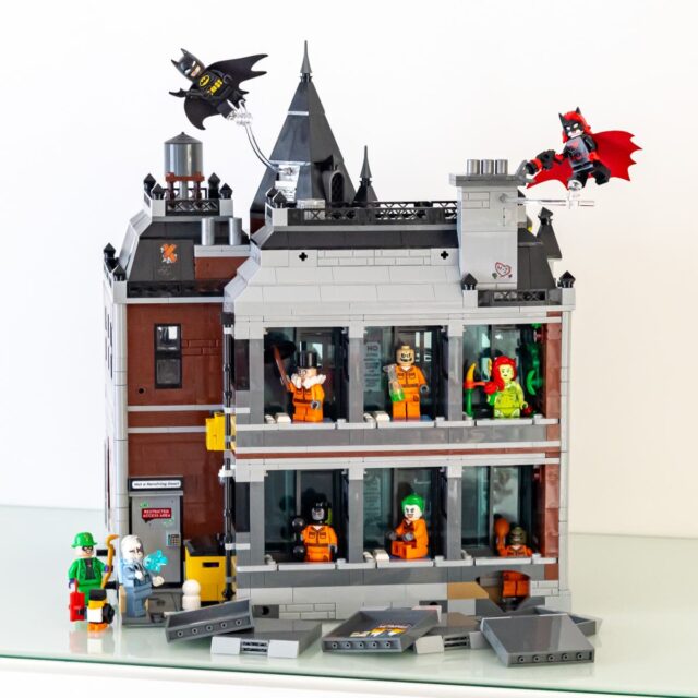 Review LEGO DC 76300 Batman: Arkham Asylum