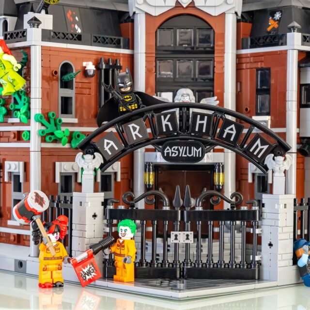 Review LEGO DC 76300 Batman: Arkham Asylum