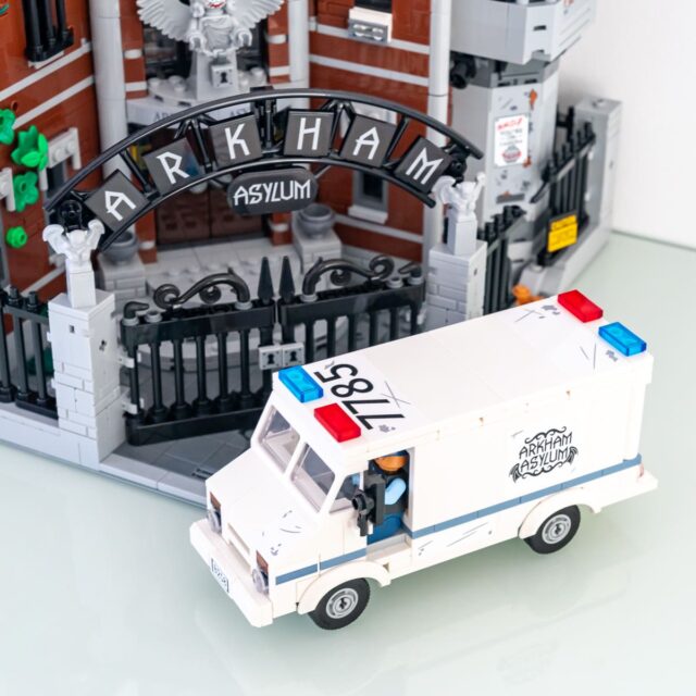 Review LEGO DC 76300 Batman: Arkham Asylum