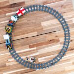 Review LEGO Icons 10361 Holiday Express Train (Winter Village 2025)