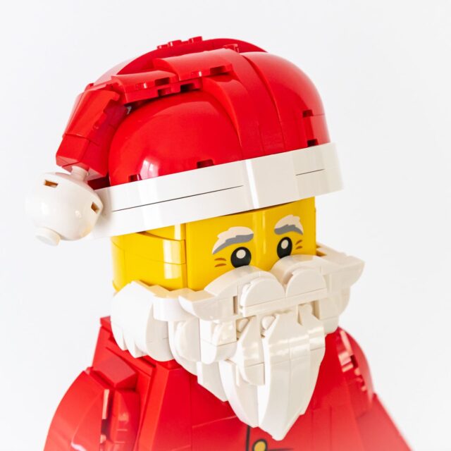 Review LEGO 40820 Up-Scaled Santa Minifigure